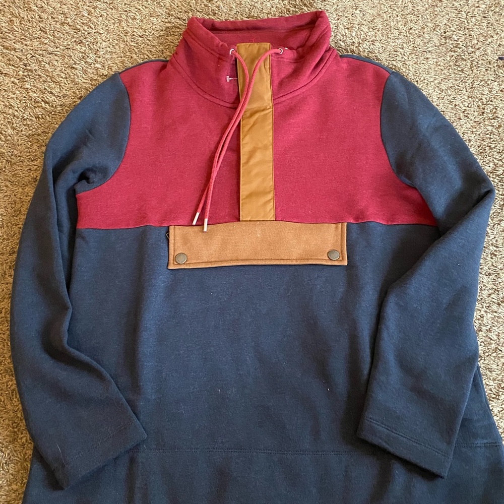 NWT Woman’s LL Bean Organic Colorblock Sweatshirt Med.